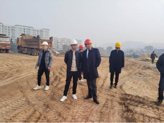 尧顺集团总经理王嘉勇带队深入公司联合 开发项目一线检查指导工作